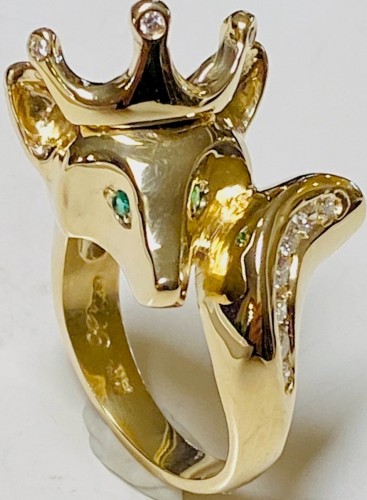 yellow gold Fox diamond ring                               